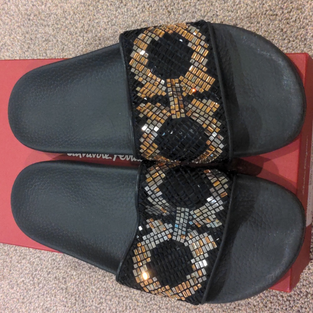 Ferragamo Pool Slides sz 9